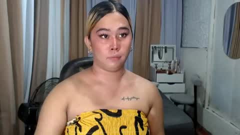 Snapshot of dreammegan chatting on 07.02.26 Stacy DONT FORGET TO FOLLOW ME AND THUMBS UP my wife samgrg2 online show from 07.02.26