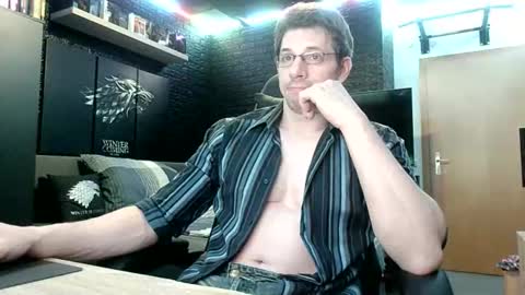 Snapshot of dreamwallker chatting on 10.25.25 Ioannes Paulus the 2nd online show from 10.25.25