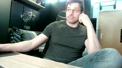 Snapshot of dreamwallker chatting on 10.27.25 Ioannes Paulus the 2nd online show from 10.27.25