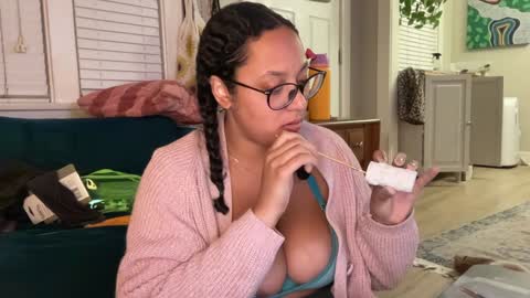 RIRI OR DREAMY online show from 01.23.25