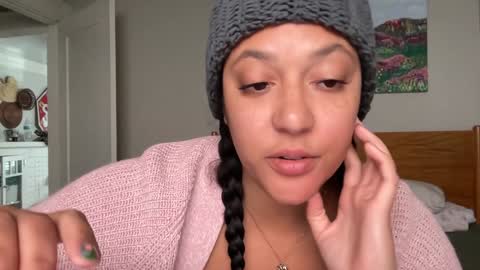 RIRI OR DREAMY online show from 01.25.25