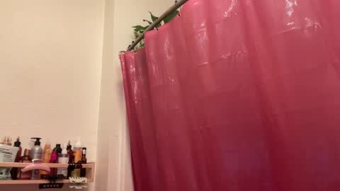 RIRI OR DREAMY online show from 03.10.25