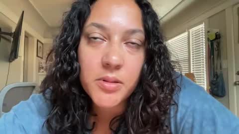 RIRI OR DREAMY online show from 09.17.25