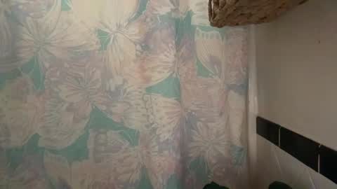 RIRI OR DREAMY online show from 10.11.25