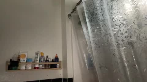 RIRI OR DREAMY online show from 01.17.26