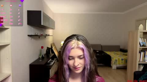 Snapshot of dremazwahlen chatting on 04.15.26 Dia online show from 04.15.26