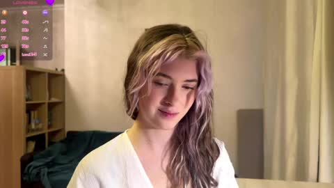 Snapshot of dremazwahlen chatting on 04.23.26 Dia online show from 04.23.26