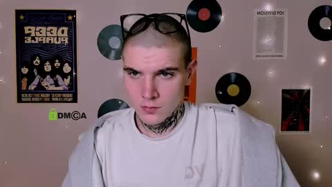 Snapshot of drew_soft_ chatting on 12.02.25 drew_soft_ online show from 12.02.25