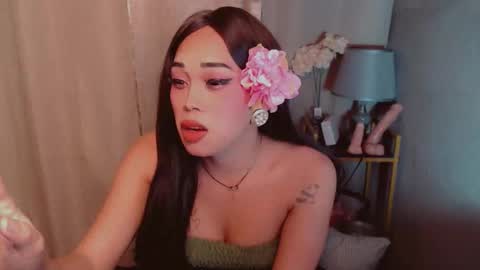 Snapshot of dreyanajones chatting on 11.17.25 Dreyana online show from 11.17.25
