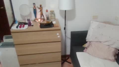 Snapshot of drippingwetpussies chatting on 12.04.24 drippingwetpussies online show from 12.04.24