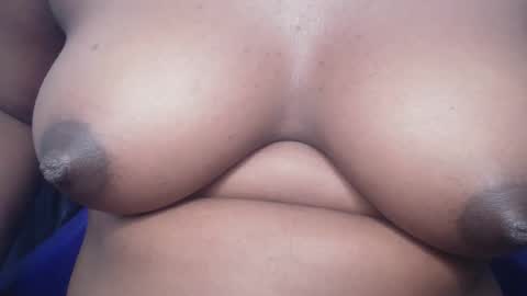 Snapshot of drippussy1 chatting on 01.17.26 Ebonypussy1 online show from 01.17.26