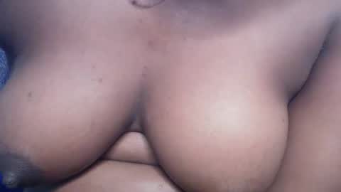 Snapshot of drippussy1 chatting on 02.12.26 Ebonypussy1 online show from 02.12.26