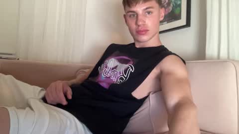 Snapshot of droll_guy chatting on 11.02.25 droll_guy online show from 11.02.25