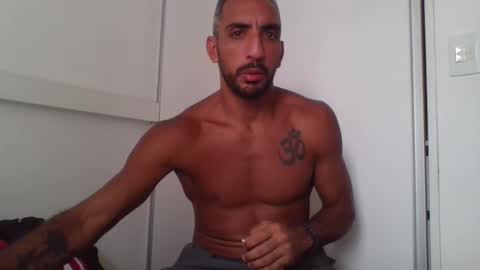 Snapshot of dropbr chatting on 02.11.25 dropbr online show from 02.11.25