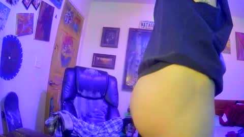 Snapshot of druedowm chatting on 09.26.25 druedowm online show from 09.26.25