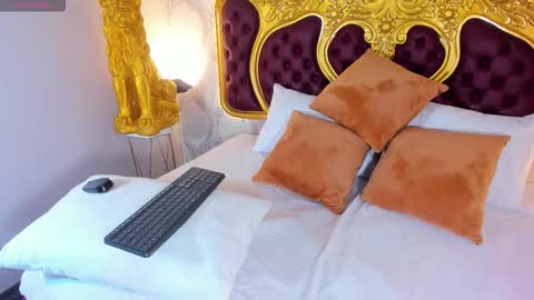 Lucy online show from 12.17.25