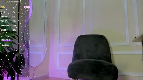 dulce__fiore07 online show from 12.05.25