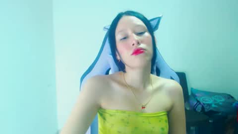 Snapshot of dulce_mauren chatting on 02.19.26 dulce_mauren online show from 02.19.26