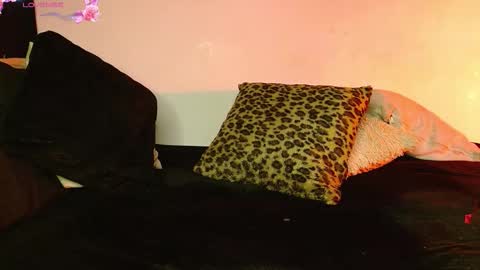 Snapshot of dulce_tara chatting on 02.12.26 online show from 02.12.26