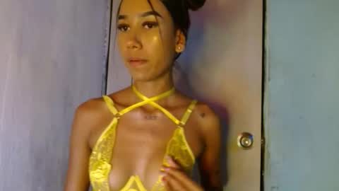 Snapshot of dulcelatina222 chatting on 03.20.26 dulcelatina222 online show from 03.20.26