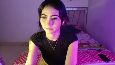 Snapshot of dulcesexy18 chatting on 06.24.26 dulcesexy18 online show from 06.24.26