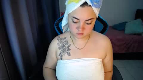 Snapshot of dumont_model chatting on 01.18.25 Nicole online show from 01.18.25