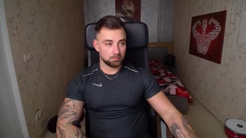 Snapshot of duncanstones chatting on 12.20.24 DuncanStone online show from 12.20.24