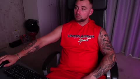 Snapshot of duncanstones chatting on 06.25.26 DuncanStone online show from 06.25.26
