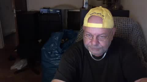 Snapshot of durk55 chatting on 12.21.24 durk55 online show from 12.21.24