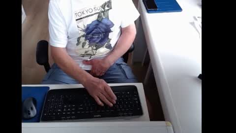 Snapshot of dutchpornking2 chatting on 06.15.26 dutchpornking2 online show from 06.15.26