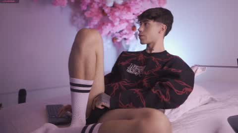 Snapshot of dwayne_xx chatting on 12.06.24 Dwayne xx online show from 12.06.24