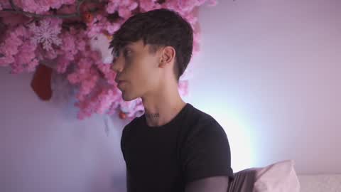 Snapshot of dwayne_xx chatting on 12.17.24 Dwayne xx online show from 12.17.24