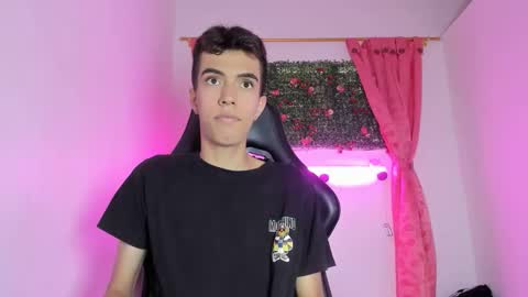 Snapshot of dylan_2005 chatting on 09.22.25 Dylan online show from 09.22.25