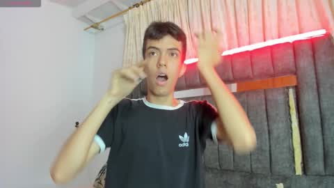 Snapshot of dylan_2005 chatting on 10.13.25 Dylan online show from 10.13.25