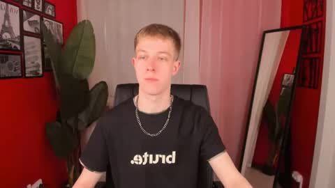 Snapshot of dylan_norton chatting on 05.20.26 Dylan online show from 05.20.26