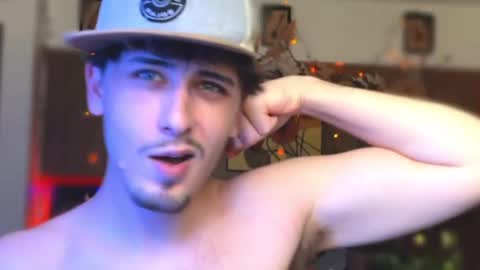 Dylan Daniel 7.8 online show from 10.02.25