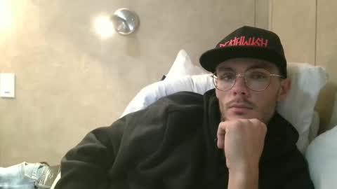 Snapshot of dylp400 chatting on 01.04.25 dylp400 online show from 01.04.25