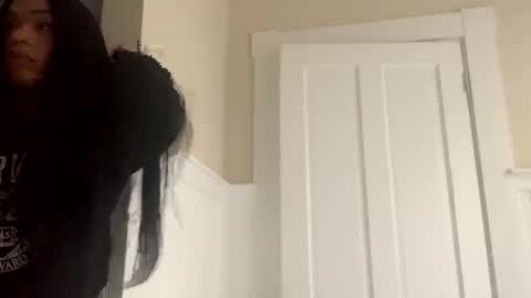 Snapshot of dynasty313 chatting on 01.18.25 Dynasty online show from 01.18.25