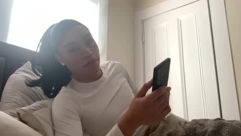 Snapshot of dynasty313 chatting on 02.28.25 Dynasty online show from 02.28.25