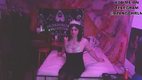 Snapshot of dzlngcharleen chatting on 09.10.25 dzlngcharleen online show from 09.10.25