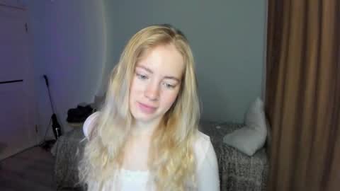 Snapshot of e___lisa chatting on 02.03.26 fansly - yourbestbaby online show from 02.03.26