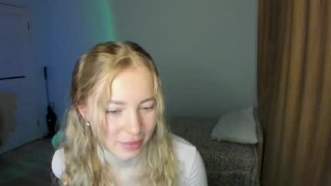 Snapshot of e___lisa chatting on 02.13.26 fansly - yourbestbaby online show from 02.13.26