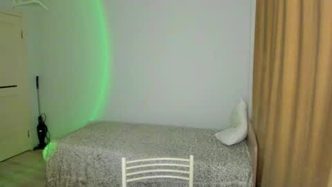 Snapshot of e___lisa chatting on 02.14.26 fansly - yourbestbaby online show from 02.14.26