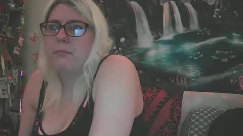 Snapshot of eandr6446 chatting on 11.28.25 eandr6446 online show from 11.28.25