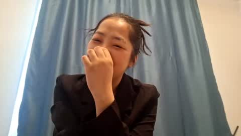 Snapshot of earliesotolo chatting on 06.22.26 Kate online show from 06.22.26