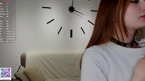 Snapshot of eartharaybourn chatting on 04.12.26 Jess online show from 04.12.26