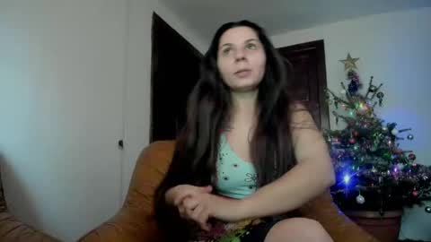 Snapshot of easyacee chatting on 12.20.24 easyacee online show from 12.20.24