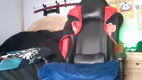 TWITTER   INSTAGRAM    easybreezy20   ONLINE 1230 AM TO 7AM online show from 02.17.25