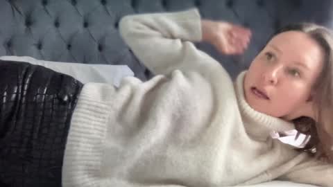 Nadia Ferreira  online show from 01.16.25