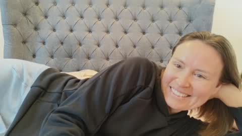 Nadia Ferreira  online show from 04.07.26